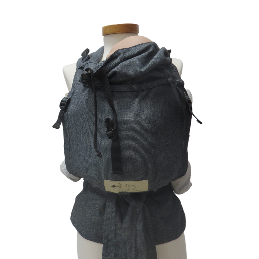 Babycarrier Graphit Slim with adjustable buckles and binding waistband.
