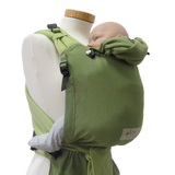 Optimal adjustable green Half-Buckle Babycarrier Leo Grün with soft web pattern, suitable from birth to 15 kg.