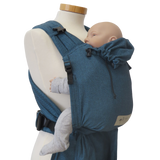 Babycarrier Türkis with adjustable straps and safety buckle.