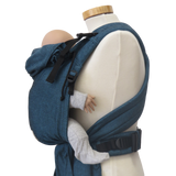 Babycarrier Türkis with adjustable straps and padded waistband for newborns to 15 kg.