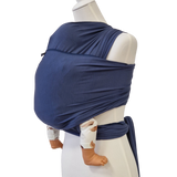 Blaue Bambustragetuch KORNBLUME aus weichem, elastischem und atmungsaktivem Bambusgewebe für Babys bis 11 kg