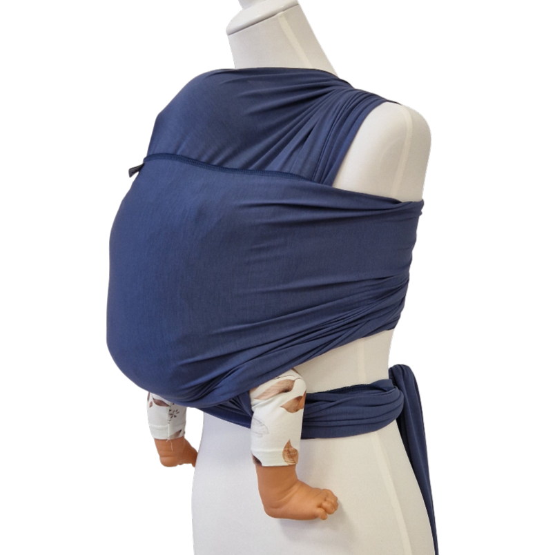 Blaue Bambustragetuch KORNBLUME aus weichem, elastischem und atmungsaktivem Bambusgewebe für Babys bis 11 kg