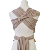 Bambustragetuch WÜSTENSAND aus weichem, elastischem, atmungsaktivem Bambusgewebe in Sandfarbe, ideal für Babys 2,5-11 kg