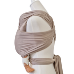 Bambustragetuch WÜSTENSAND aus weichem, elastischem Bambusgewebe in Sandfarbe, für Babygewicht 2,5-11 kg.