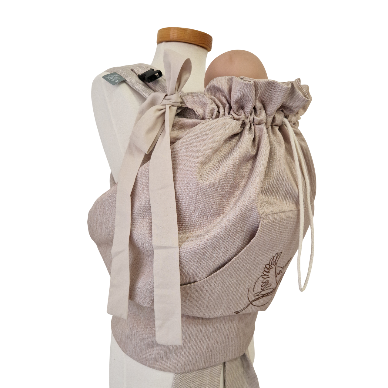 Storchenwiege Tragecover Natur for babywearing protection.