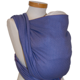 Tragetuch Leo Flieder baby wrap with delicate lilac weave pattern, ideal from birth to toddler (3-25 kg), made of 100% OEKO-TEX certified cotton, 70 cm wide.
