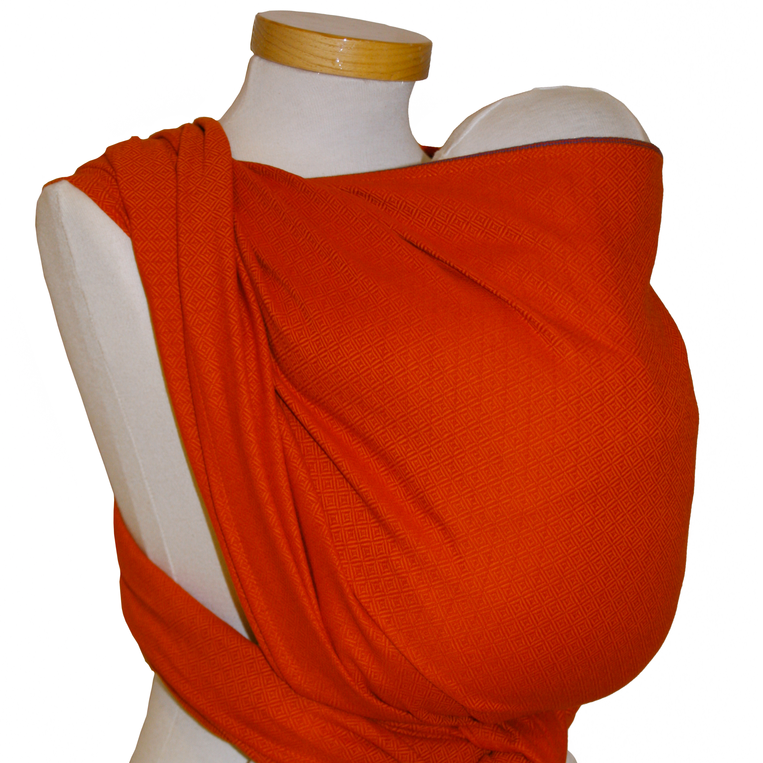Tragetuch Leo Orange with web pattern, 100% cotton, OEKO-TEX certified, ideal for newborns to toddlers, versatile and easy to bind.
