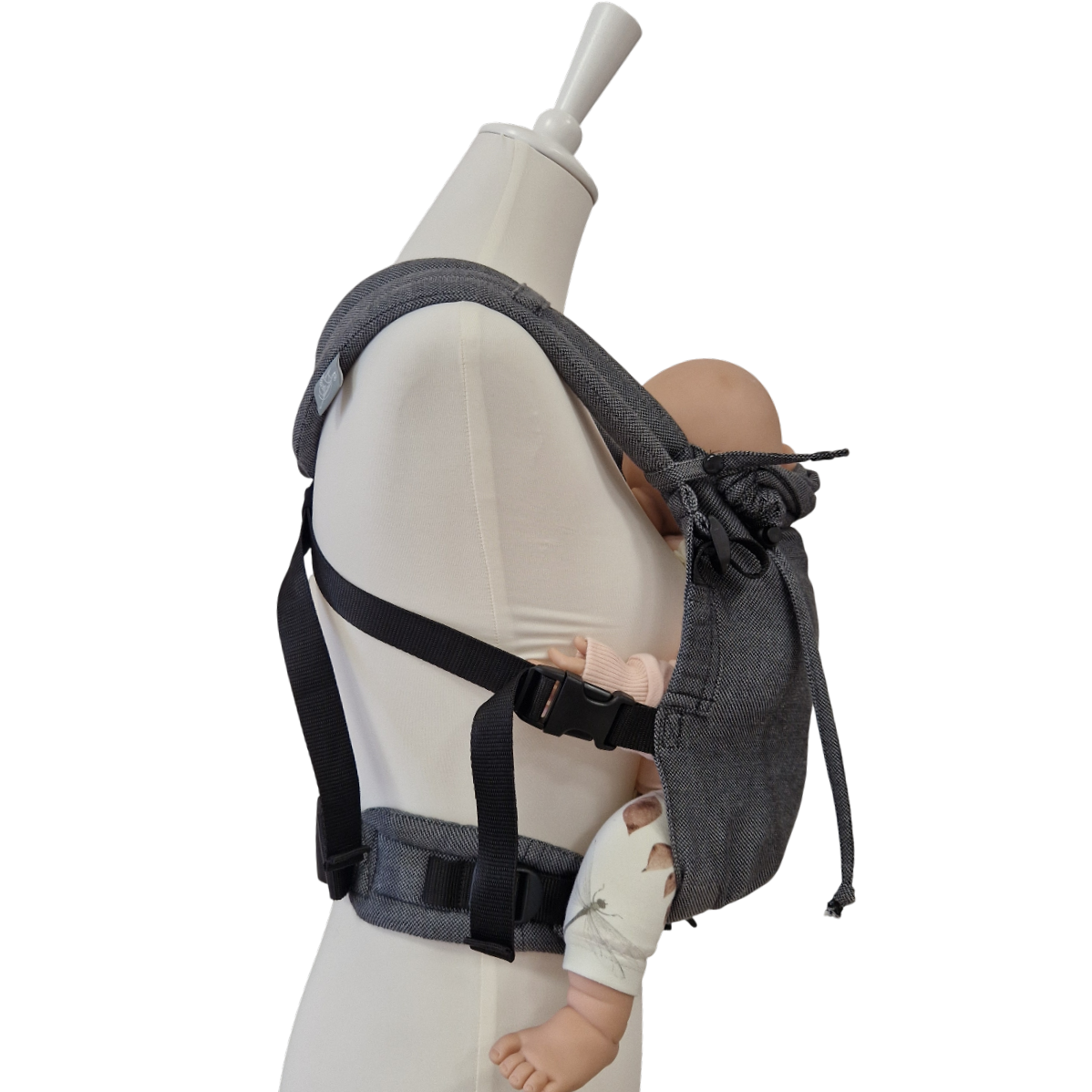 Valeno Graphit baby carrier with padded straps and adjustable safety buckles, suitable from birth, front and back carrying options.