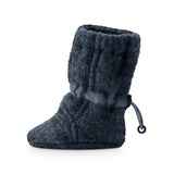 Kuschelige Wollwalk-Booties für Babys aus 100% Bio-Wolle, ideal für Neugeborene bis 6 Monate.