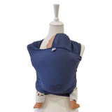 Weiches, elastisches Bambustragetuch KORNBLUME aus nachhaltigem Bambus, ideal für Babys bis 9 kg.