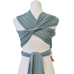 Bambustragetuch PISTAZIE in Mintgrün aus weichem, atmungsaktivem Bambusgewebe, elastisch und nachhaltig, für Babys 2,5-11 kg