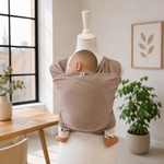 Bambustragetuch SANDSTEIN aus weichem Bambus-Mischgewebe, elastisch und atmungsaktiv, in Sandsteinfarbe, ideal für Babys bis 9 kg.