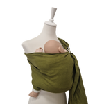 Leinen-RingSling MOOSGRÜN baby carrier made of breathable 100% linen fabric in khaki, designed for comfortable and secure babywearing from 3.5 to 15 kg.