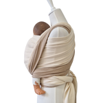 Tragetuch Leo Natur mit zartem Farbverlauf aus 100% Baumwolle, weich und diagonal elastisch, ideal für Babys von Geburt bis Kleinkindalter