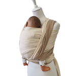 Tragetuch Leo Natur mit zartem Farbverlauf und diagonalelastischem Webmuster aus 100% Baumwolle, langlebig und weich, ideal für Babys und Kleinkinder, made in Germany