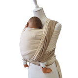 Tragetuch Leo Natur mit zartem Farbverlauf und diagonalelastischem Webmuster aus 100% Baumwolle, langlebig und weich, ideal für Babys und Kleinkinder, made in Germany