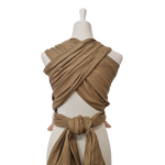 Beige Leinentragetuch STROHGOLD aus 100% Leinen, atmungsaktiv und leicht, für Babygewicht 3,5-20 kg, stilvoll und nachhaltig.