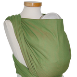 Tragetuch Leo Grün with delicate weave, 100% cotton, OEKO-TEX certified, on mannequin.