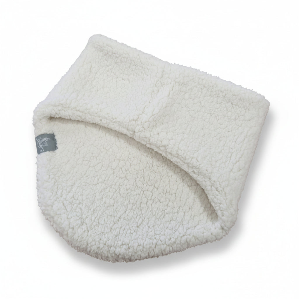Storchenwiege Teddy Loop Ecru winter scarf made of soft teddy polyester fabric