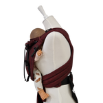 Babycarrier Bordeaux ergonomische Half-Buckle-Babytrage mit gepolsterten Trägern und Brustgurt in Bordeaux