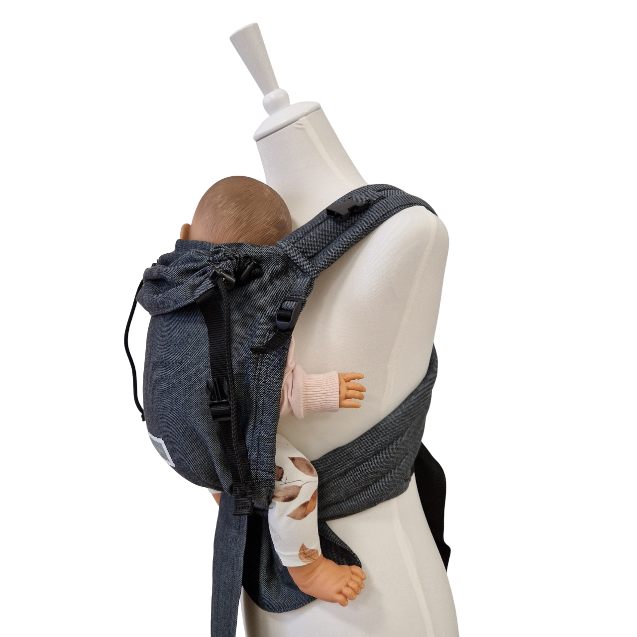 Babycarrier Graphit aus Baumwolle mit gepolsterten Trägern und Bauchgurt für gesunde Babyhaltung ab Geburt