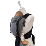 Babycarrier Leo Half-Buckle-Trage Schwarz-Weiss mit gepolsterten Gurten und Brustgurt