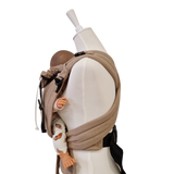 Babytrage Sand mit gepolsterten Trägern und Brustgurt, verstellbar für Neugeborene bis 15 kg