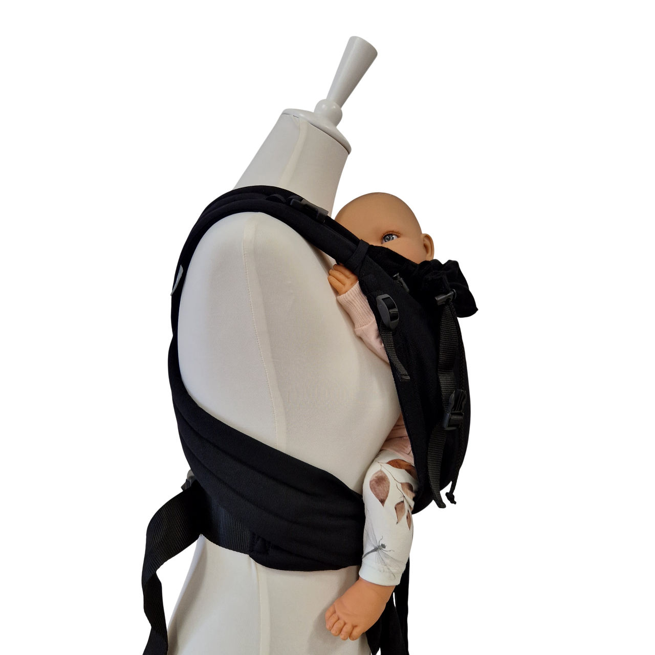 Babytrage Leo Schwarz mit gepolsterten Trägern und Brustgurt für ergonomisches Tragen von Neugeborenen bis 15 kg