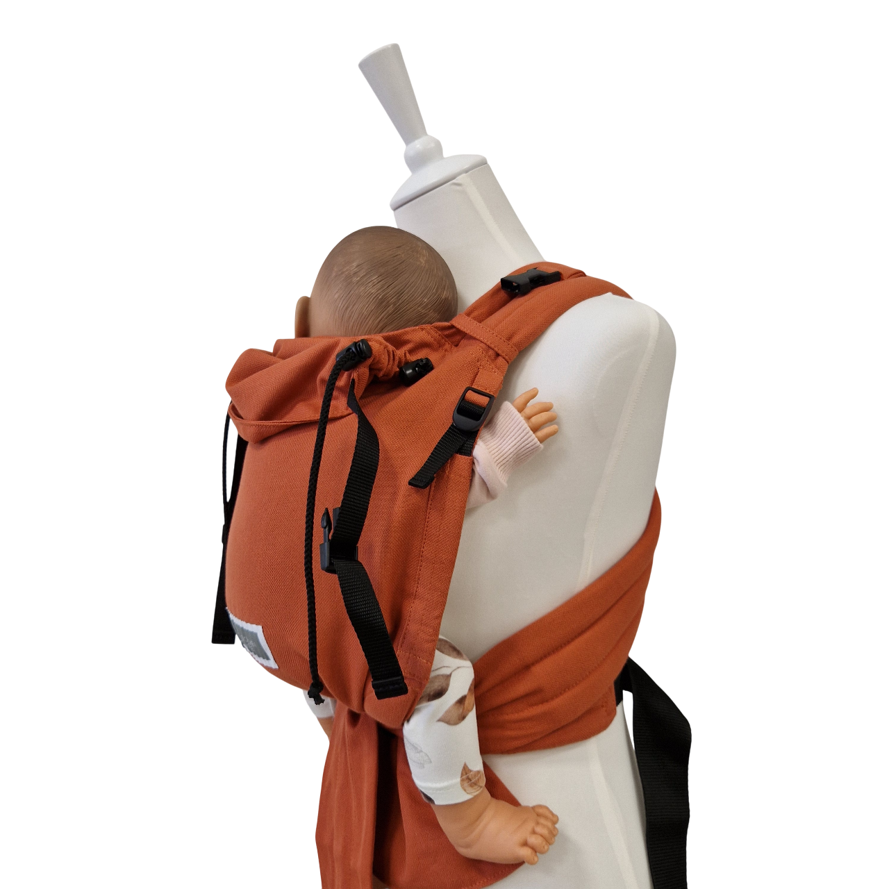 BabyCarrier Terra in Terra Farbe mit gepolsterten Trägern und Brustgurt für gesunde Anhock-Spreiz-Haltung und Neugeborenen-Kopfstütze