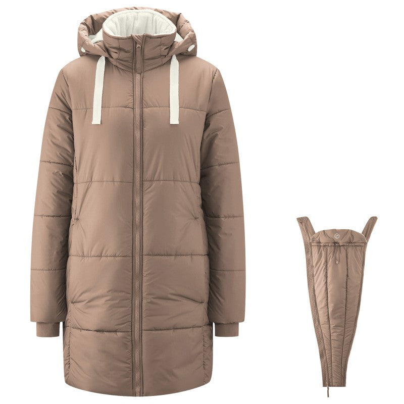 Mamalila Winter-Tragemantel Copenhagen in Taupe aus gestepptem Polyester, mit Kapuze, Reißverschluss und separatem Trageeinsatz.