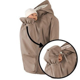 Mamalila Softshell-Tragejacke in Beige mit Kapuze und elastischem Baby-Einsatz, wasserabweisend und warm gefüttert aus Fleece